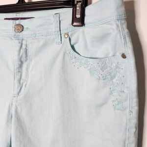Gloria Vanderbilt Amanda Skimmer Blue Denim Capri Pants 16 Embroidered Studded